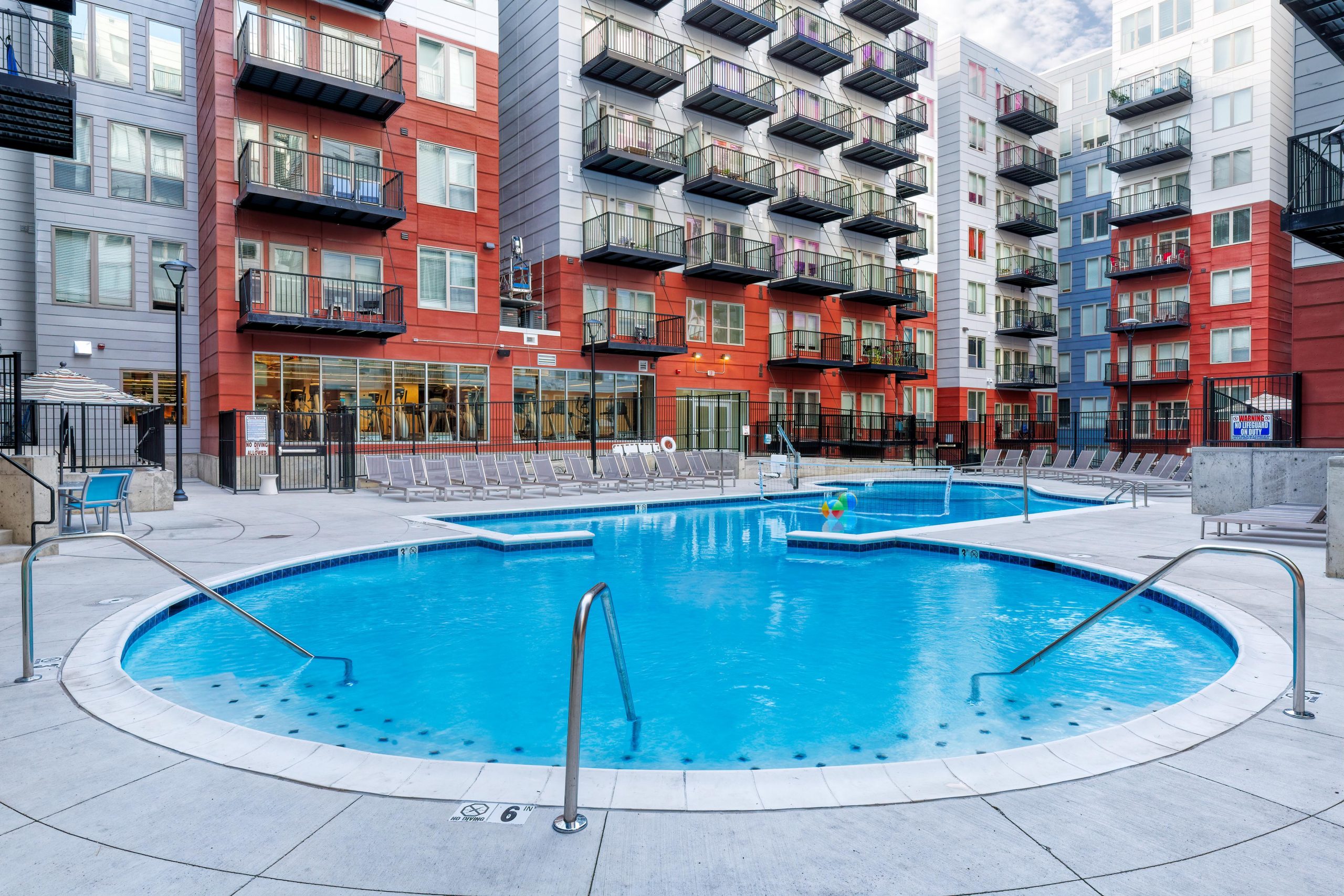 Deacon Apartment and Pool